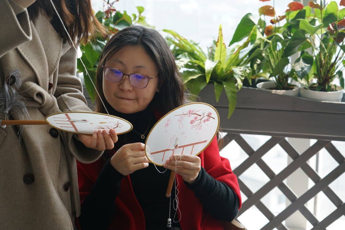 2022.03.07+电竞比赛押注平台app公司+电竞比赛押注平台app公司开展“巧手绣风华”三八妇女节活动02(魏华江).jpg 2022.03.07+电竞比赛押注平台app公司+电竞比赛押注平台app公司开展“巧手绣风华”三八妇女节活动02(魏华江).jpg